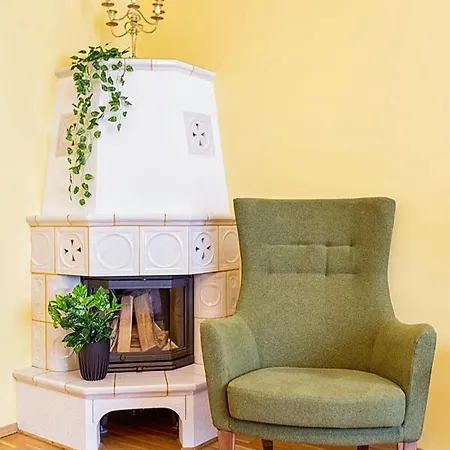 Vintage Apartment *
